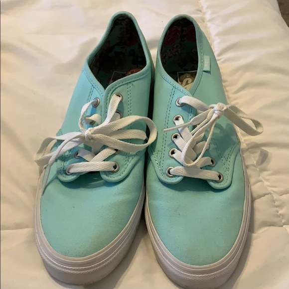 Baby blue floral vans - Picture 2 of 3